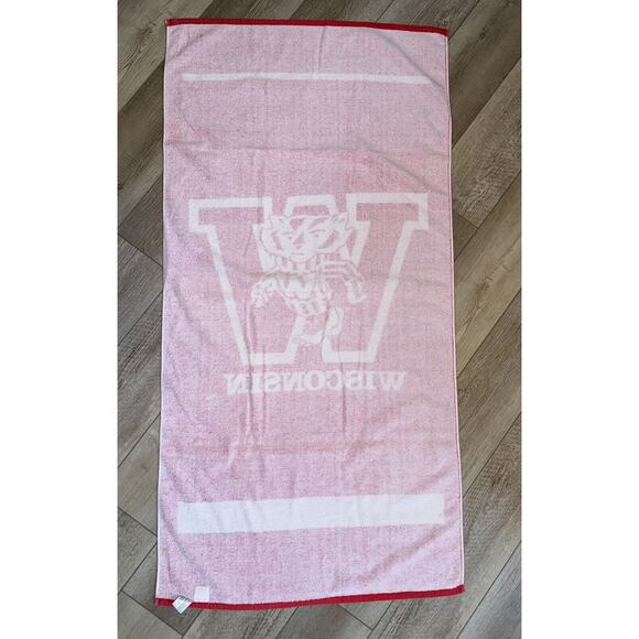 University of Wisconsin Bucky Badger Beach Towel Collegiate Cotton 30" x 60" - Picture 6 of 6